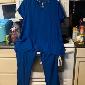 Royal blue wonder wink scrubs size 2x (tops and matching bottoms )